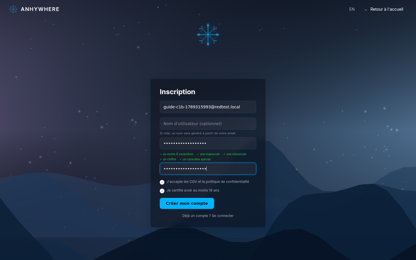 Formulaire d'inscription rempli : adresse email, mot de passe fort, les cinq règles toutes en ✓ vert, confirmation identique, les deux cases cochées et le bouton « Créer mon compte » actif